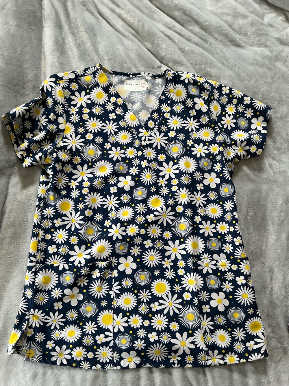 Women's Navy Daisy Print V-Neck Tee by Unknown Brand